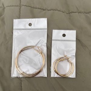 Gold earrings set
